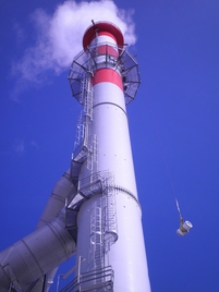 le scintillomètre en route vers la cheminée de l'usine Knauf de Lanemezan